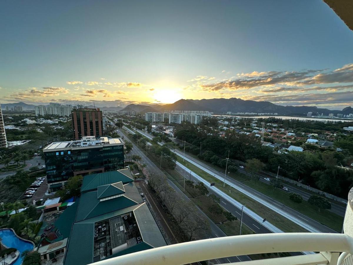 Flat Com Vista Panoramica -15- Na Barra Da Tijuca - Estacionamento Gratuito - Frigobar - Ar Condicionado - Piscina - Academia - Balsa Para Praia Gratis - Varanda - Vista Parcial Mar E Lagoa Ріо-де-Жанейро Екстер'єр фото