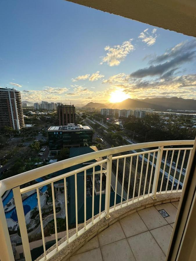 Flat Com Vista Panoramica -15- Na Barra Da Tijuca - Estacionamento Gratuito - Frigobar - Ar Condicionado - Piscina - Academia - Balsa Para Praia Gratis - Varanda - Vista Parcial Mar E Lagoa Ріо-де-Жанейро Екстер'єр фото