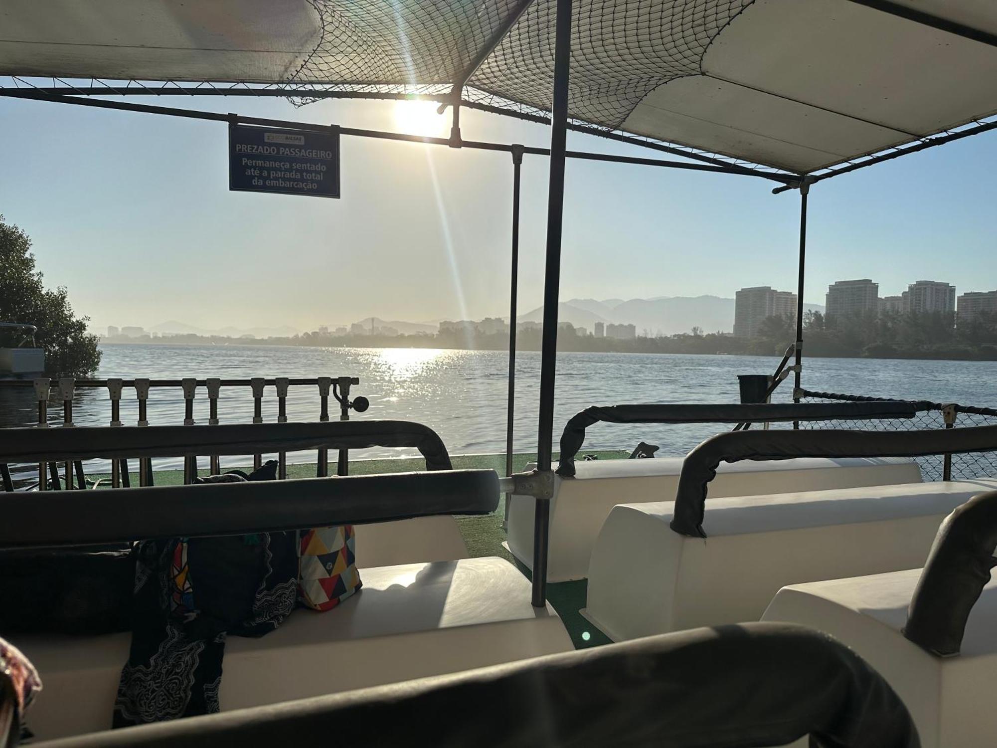 Flat Com Vista Panoramica -15- Na Barra Da Tijuca - Estacionamento Gratuito - Frigobar - Ar Condicionado - Piscina - Academia - Balsa Para Praia Gratis - Varanda - Vista Parcial Mar E Lagoa Ріо-де-Жанейро Екстер'єр фото